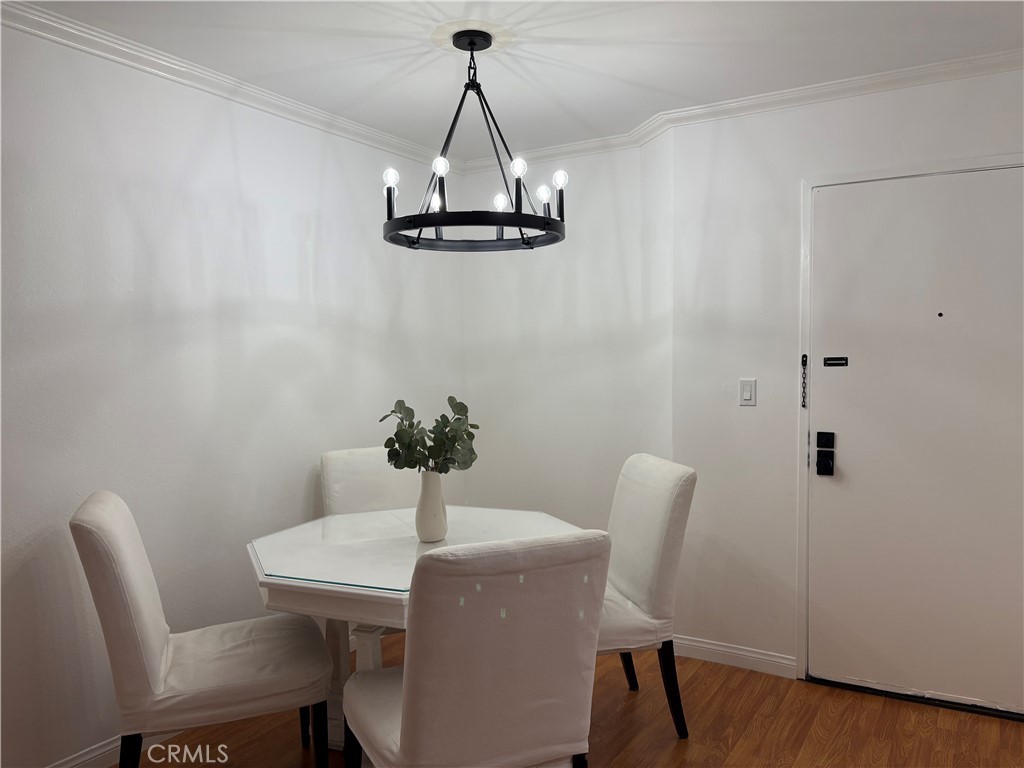 Woodland Hills Condo: 22100 Burbank Boulevard