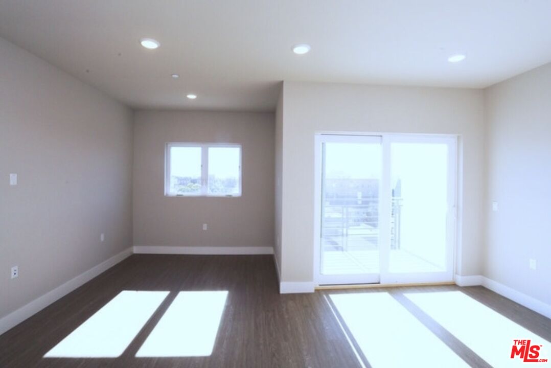 Los Angeles Condo: 837 South Harvard Boulevard