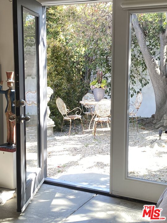 Los Angeles Condo: 1053 South Alfred Street