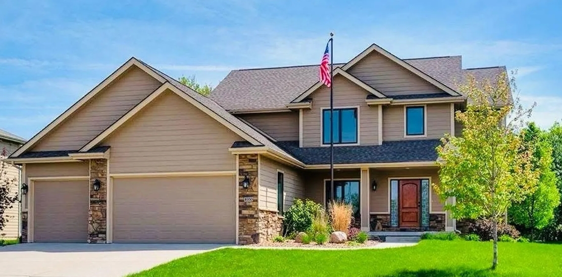 Johnston House: 8700 Wooded Point Dr