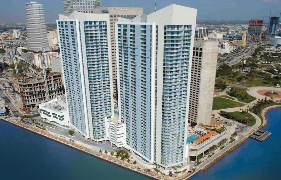Miami Condo: 325 South Biscayne Boulevard