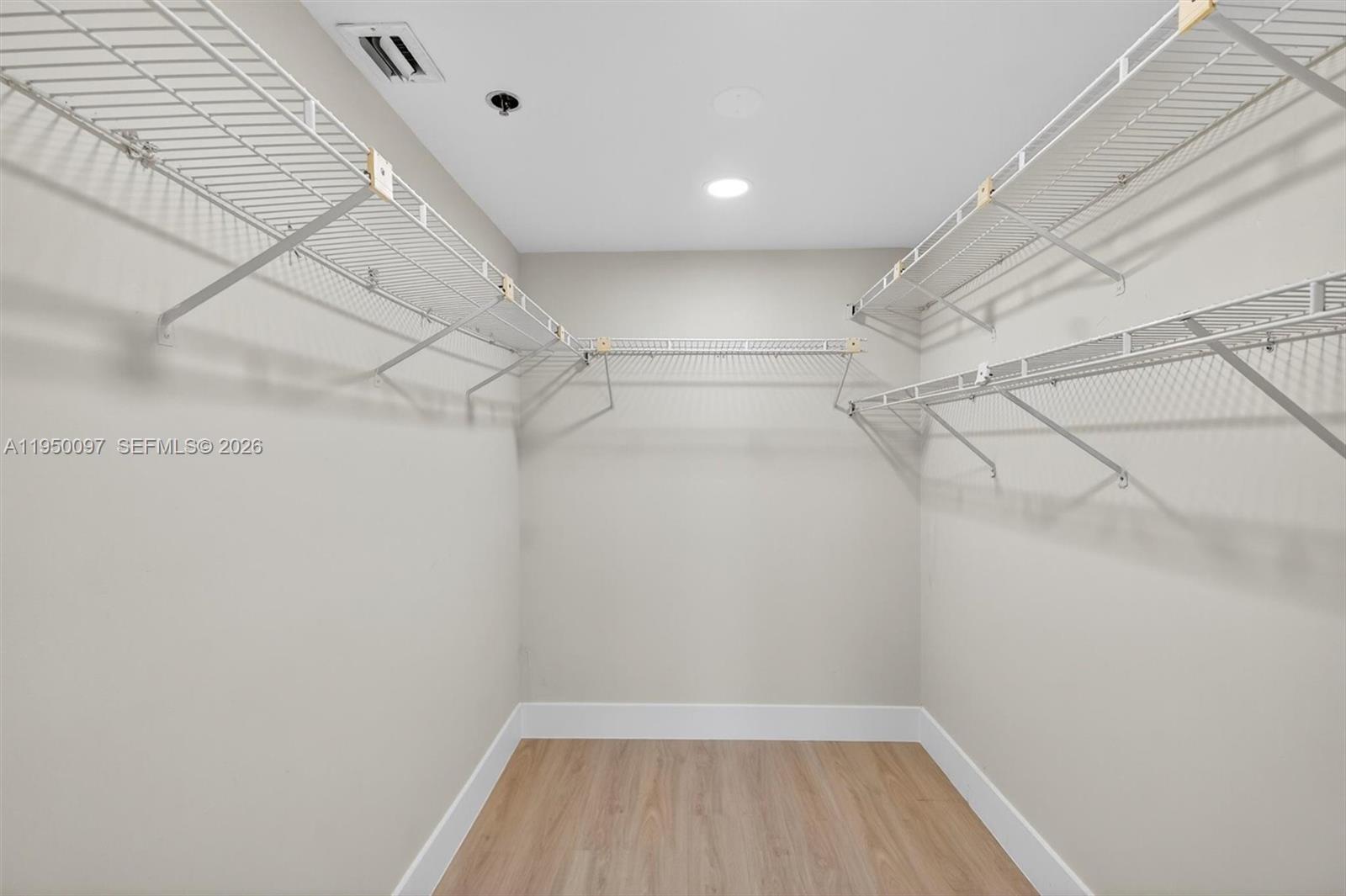 Miami Condo: 540 Brickell Key Drive