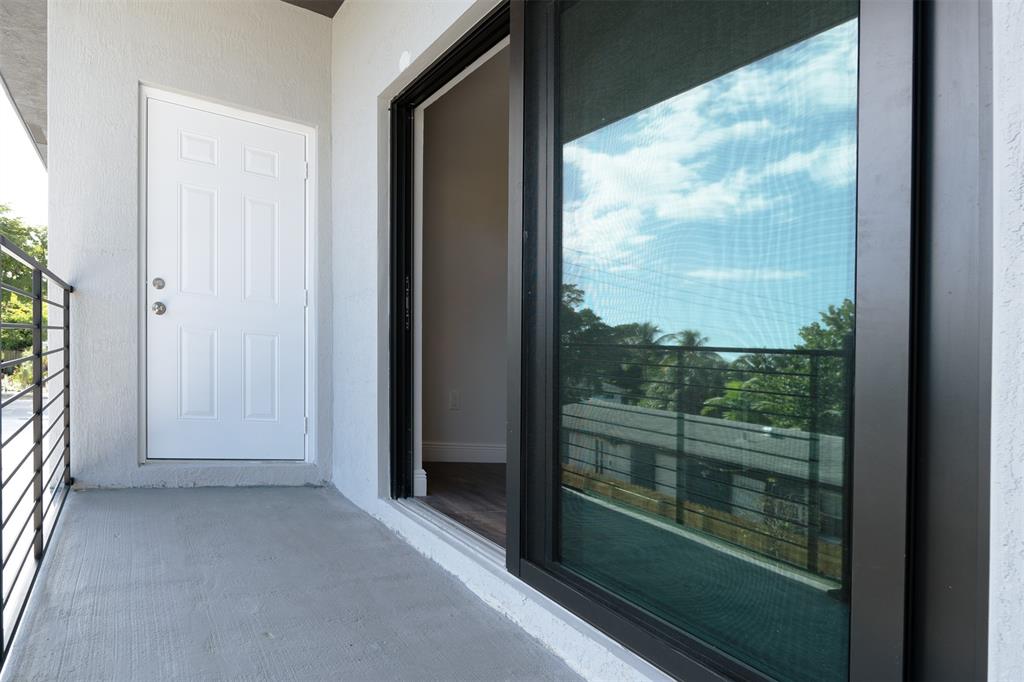 Oakland Park Condo: 333 Northwest 41st Street