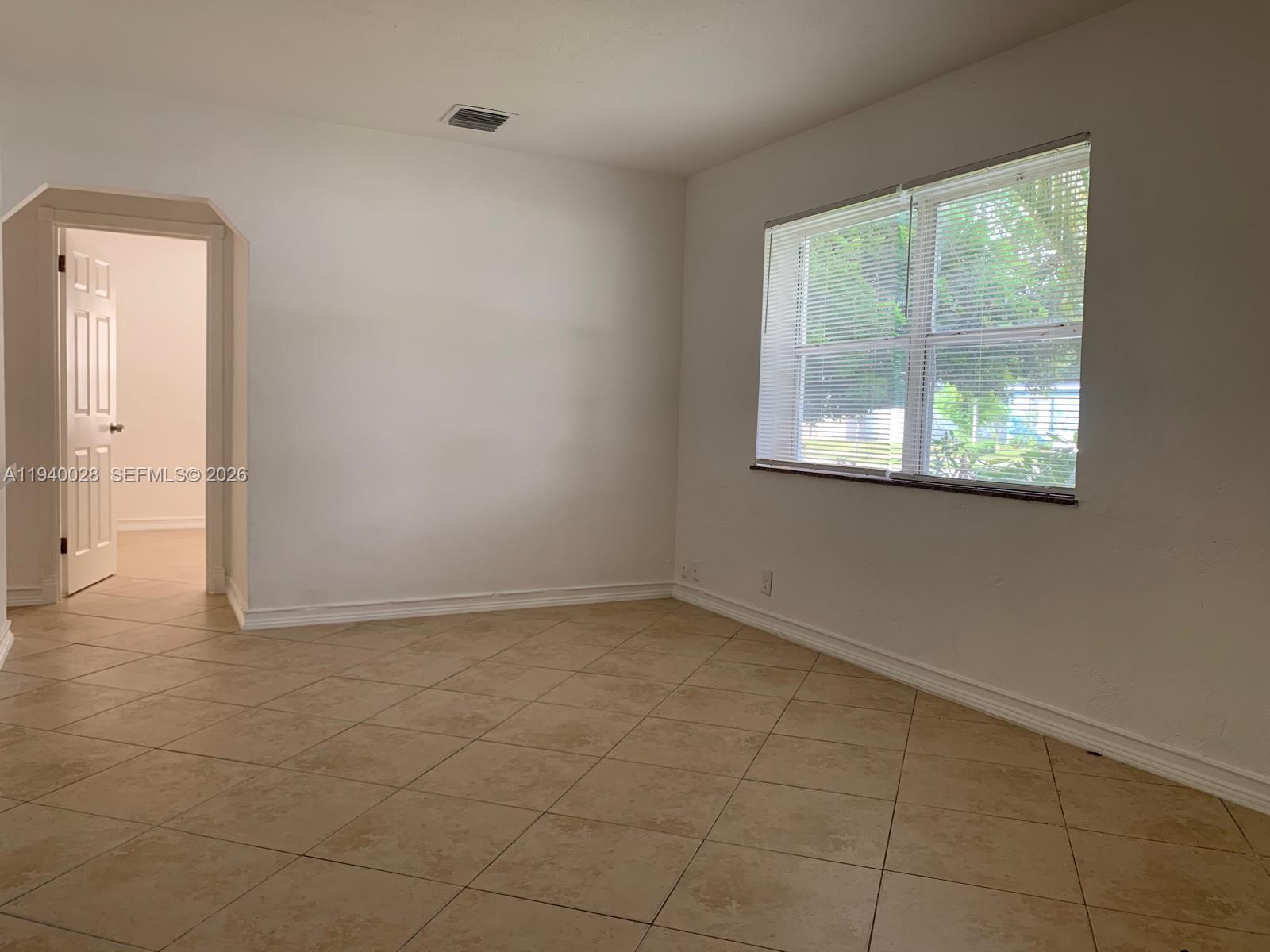 West Park Condo: 17 Edmund Road