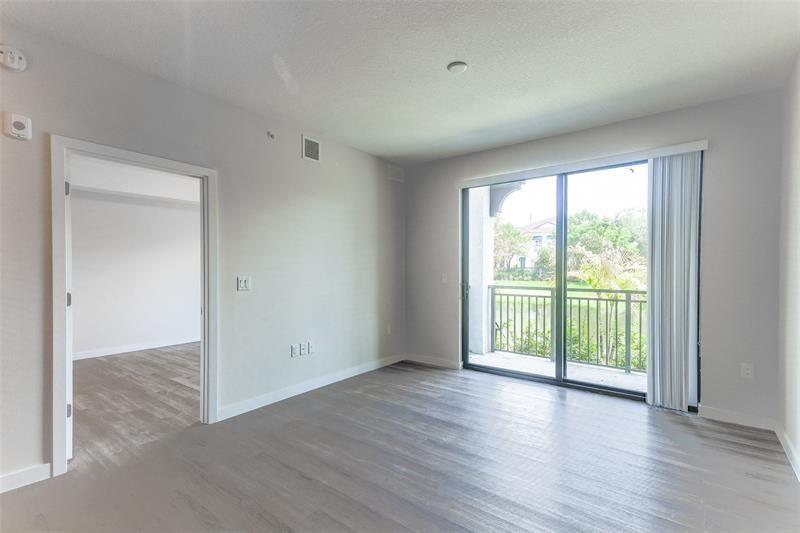 Sunrise Condo: 8894 Northwest 44th Street