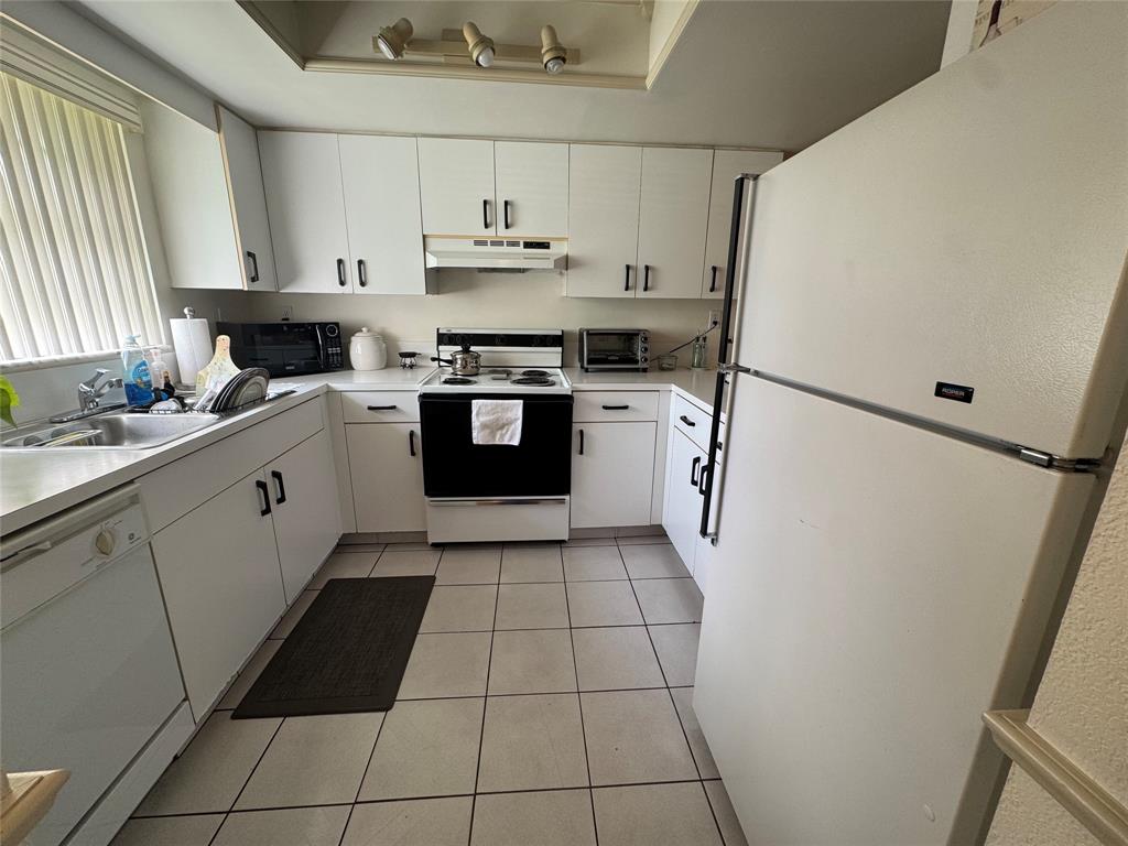 Miami Condo: 11183 Northwest 7th Street