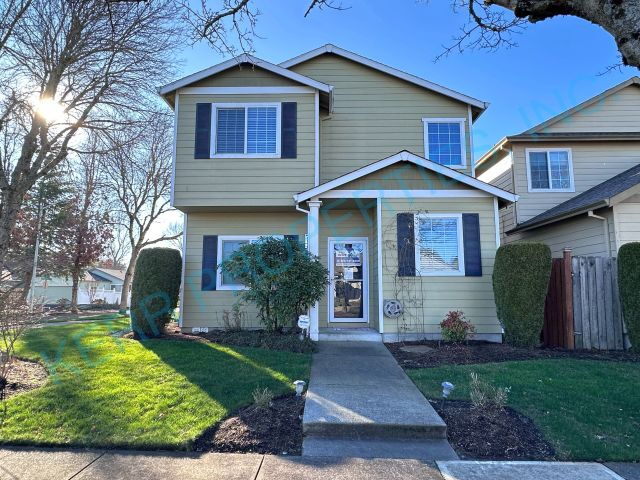 Fairview House: 20598 Northeast Shore View Dr