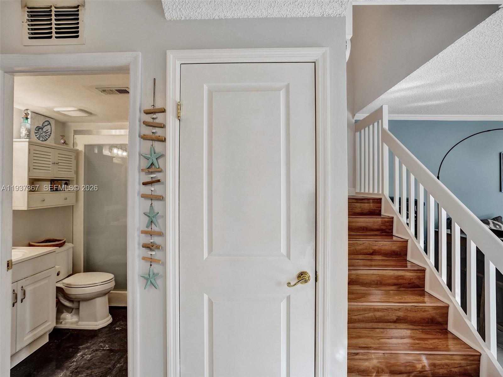 Davie Condo: 11861 Southwest 9th Manor