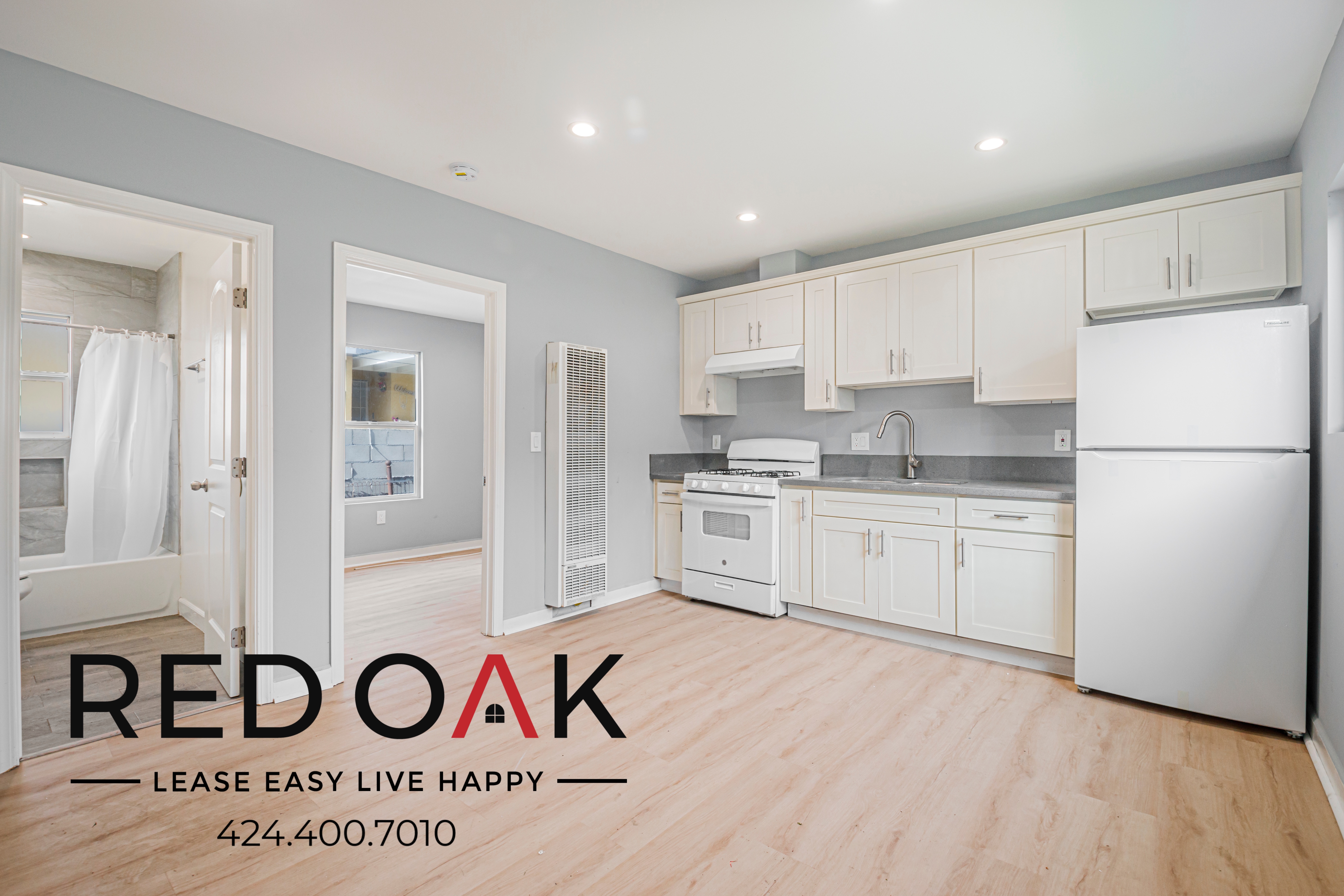 Los Angeles Condo: 923 W 75th St