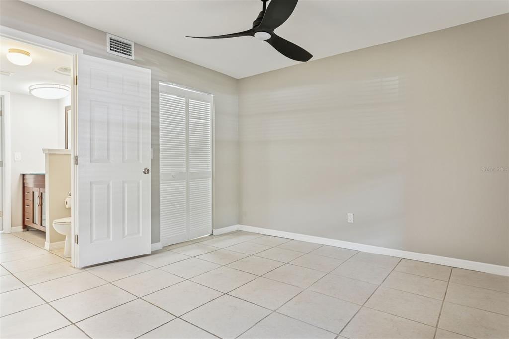 Tampa Condo: 7858 Niagara Avenue
