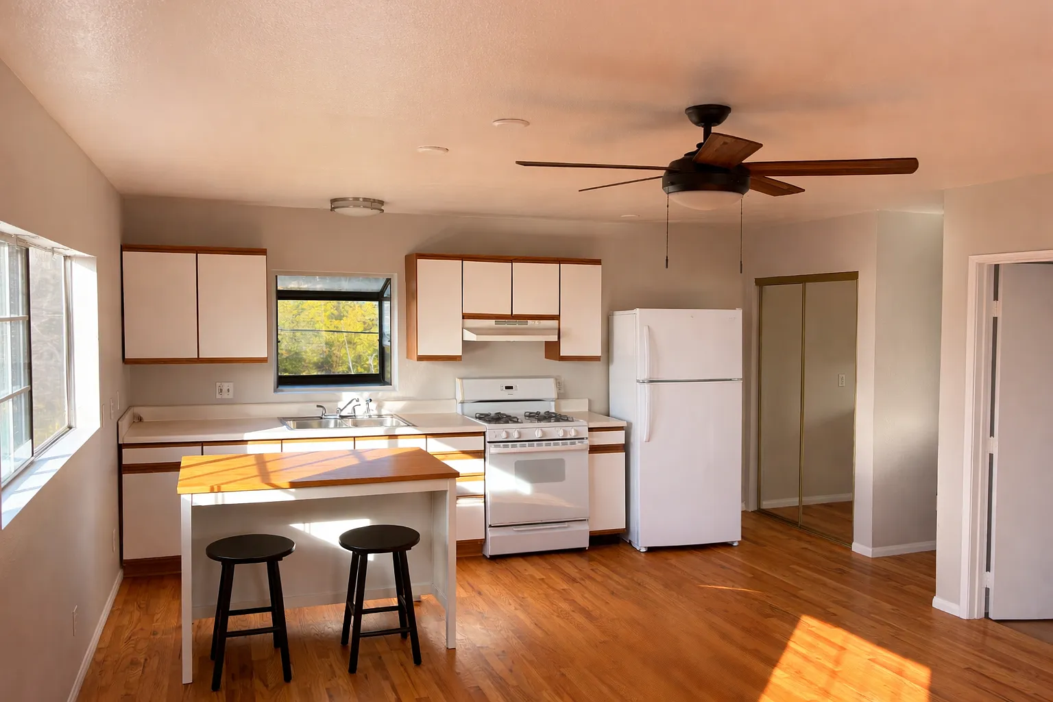 San Diego Condo: 3720 Louisiana St