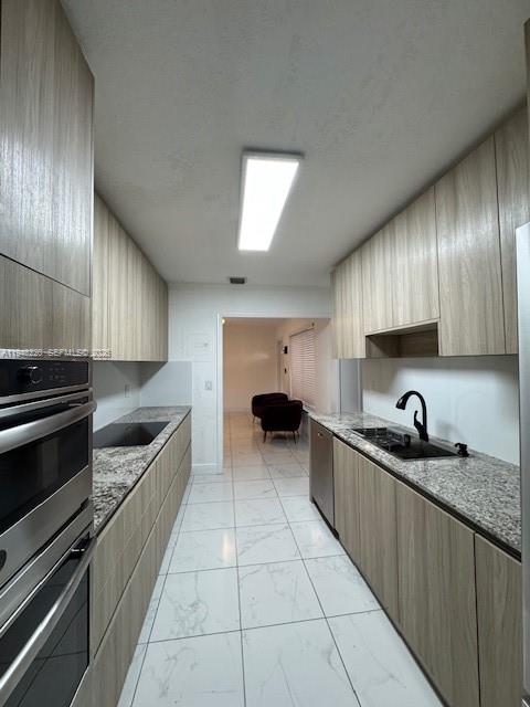 Dania Beach Condo: 211 Southeast 3rd Street