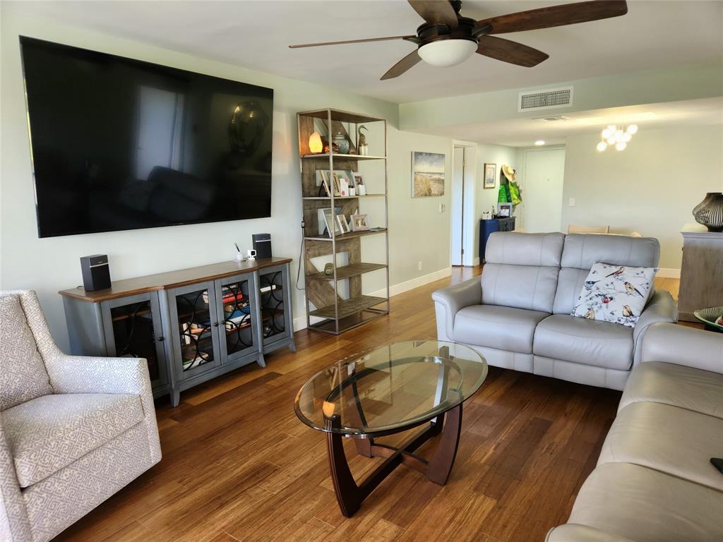 Weston Condo: 16100 Golf Club Road