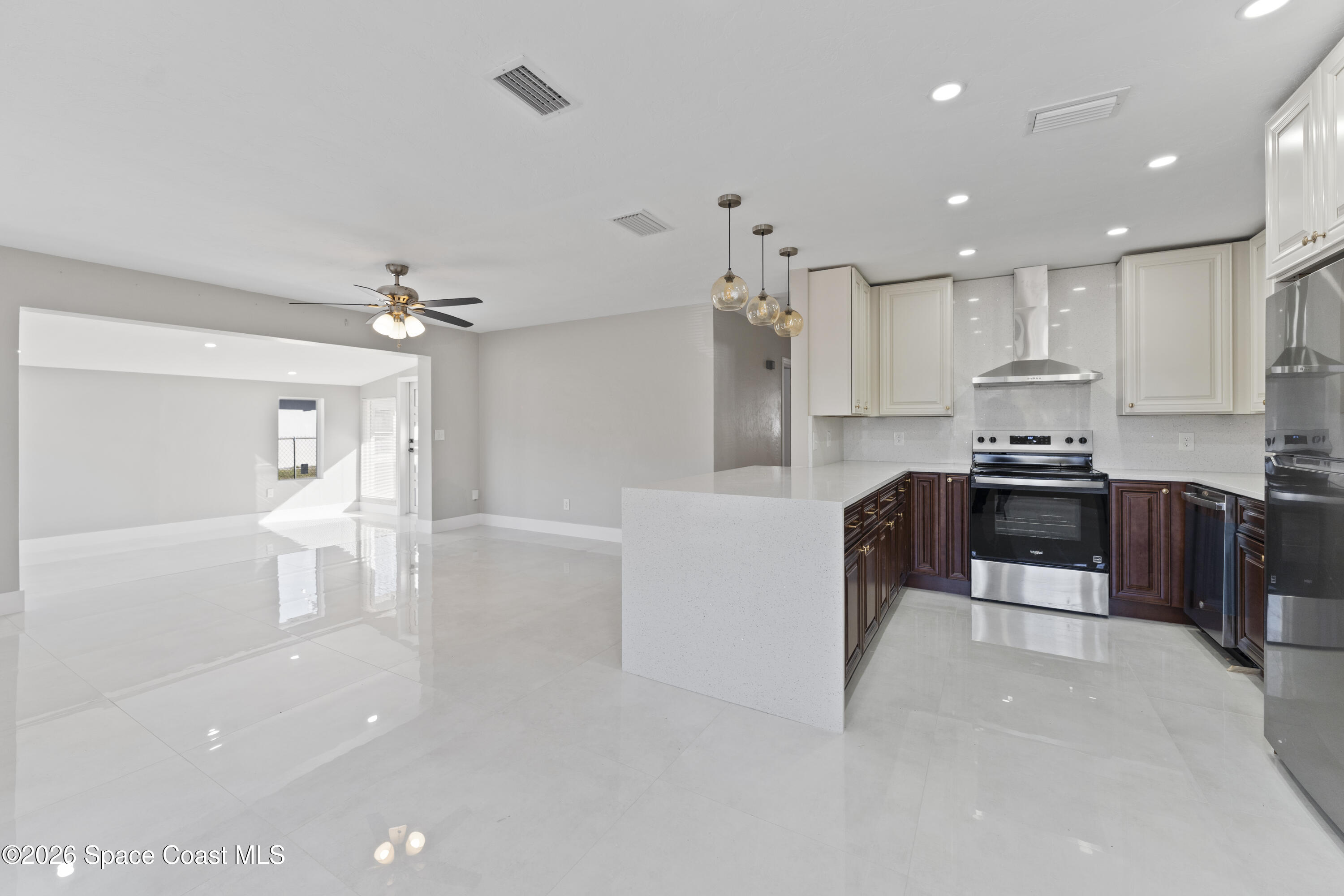 Melbourne Condo: 2373 Allan Adale Road