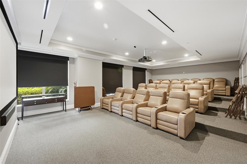 Boynton Beach Condo: 700 East Boynton Beach Boulevard