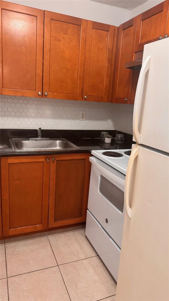 Plantation Condo: 4251 Northwest 5th Street