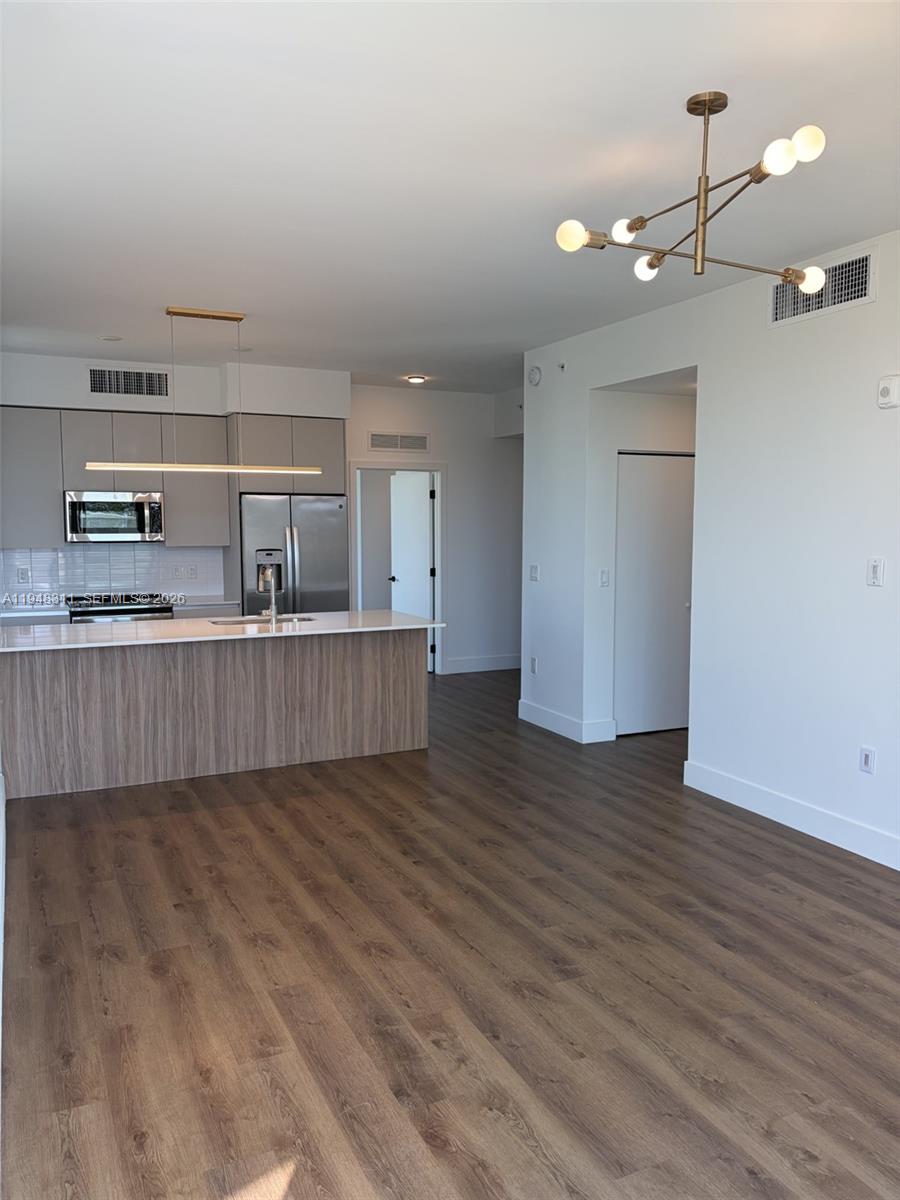 South Miami Condo: 7435 Southwest 61st Avenue