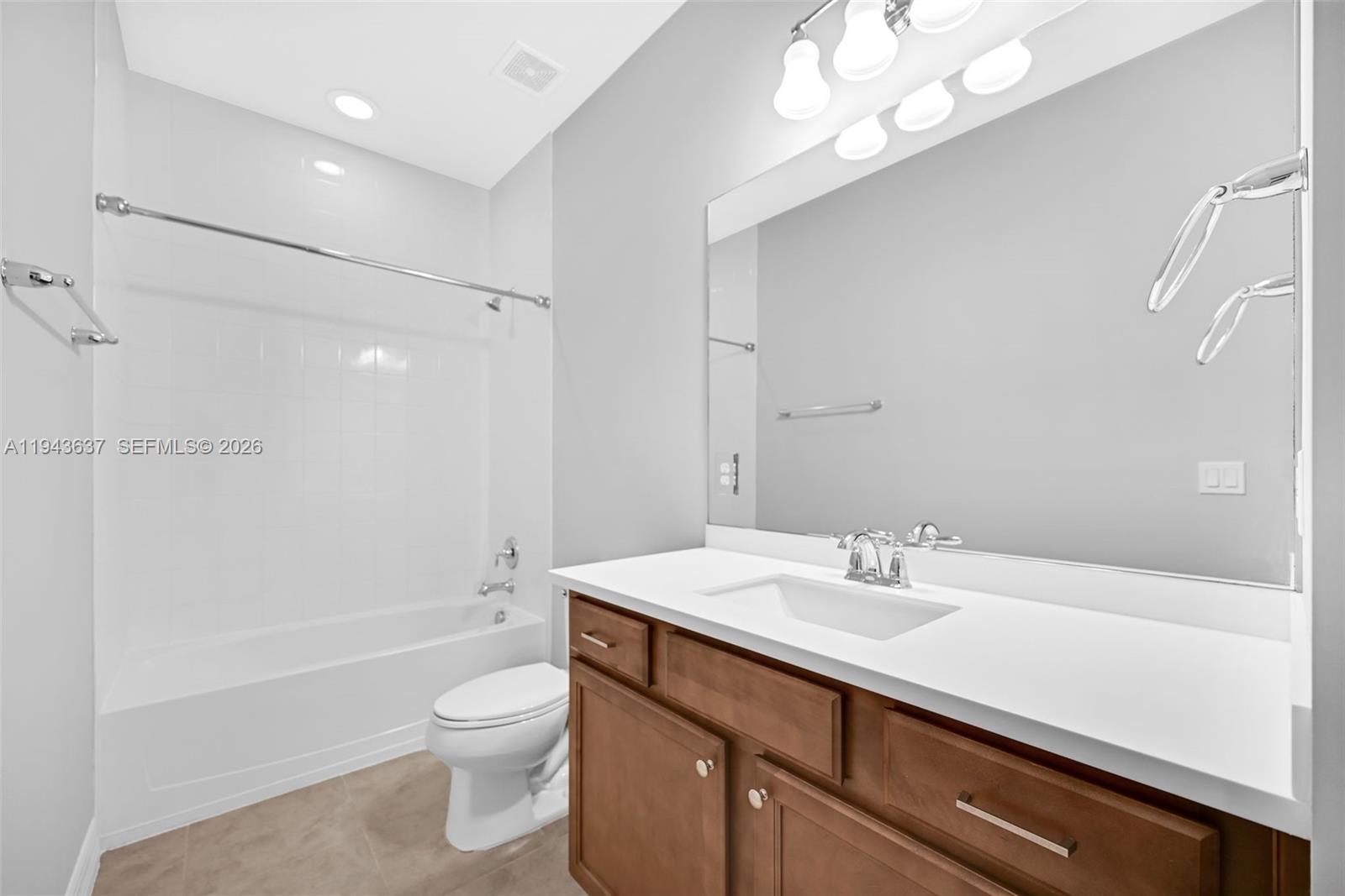 Hollywood Condo: 964 Banyan Drive