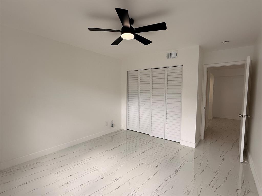 Hollywood Condo: 560 South Park Road