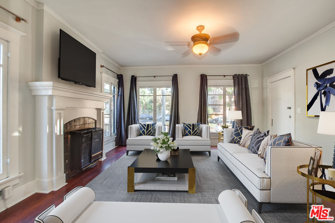 Los Angeles Condo: 1777 North Gower Street