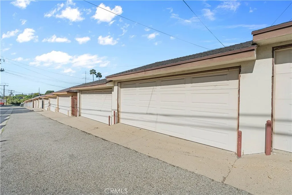 Los Angeles Condo: 5150 West Slauson Avenue