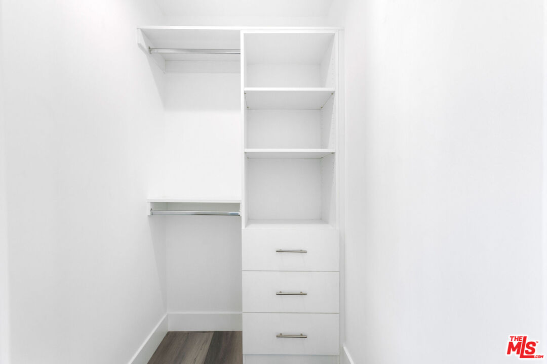 Los Angeles Condo: 1253 North Gower Street