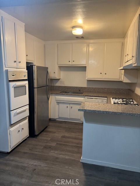 Encino Condo: 5168 Yarmouth Avenue