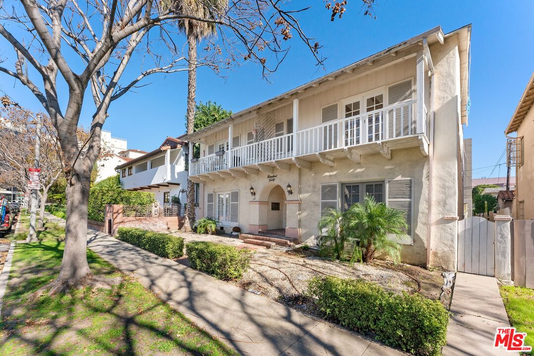 Beverly Hills Condo: 140 South Camden Drive
