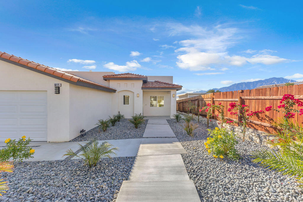 Desert Hot Springs Condo: 66125 2nd Street