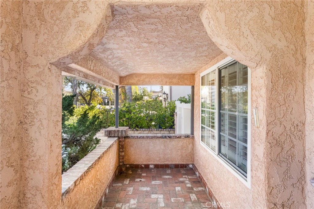 Valley Village Condo: 5227 Bellaire Avenue