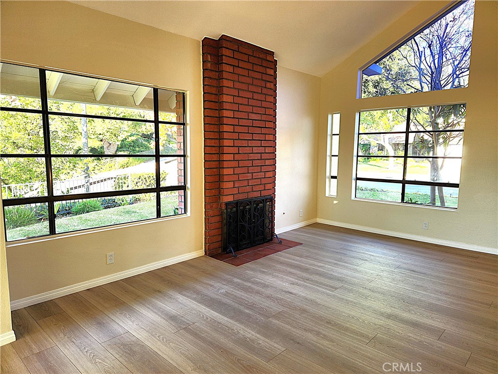 San Dimas Condo: 1305 Calle Linda