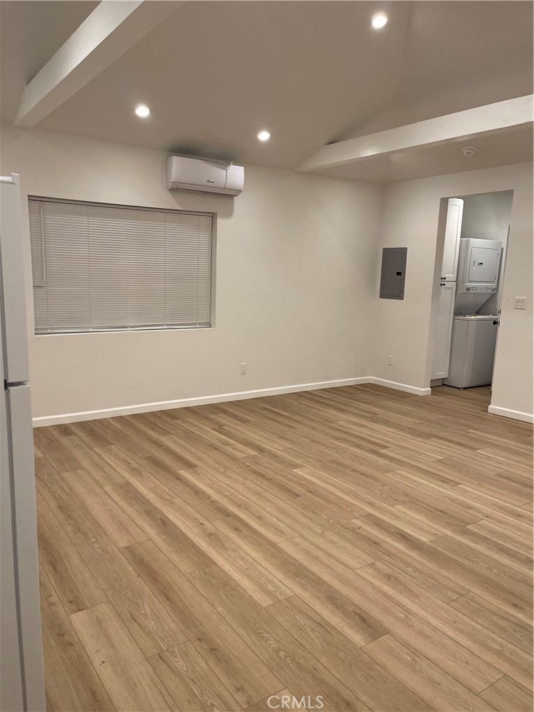 Encino Condo: 4919 Enfield Avenue