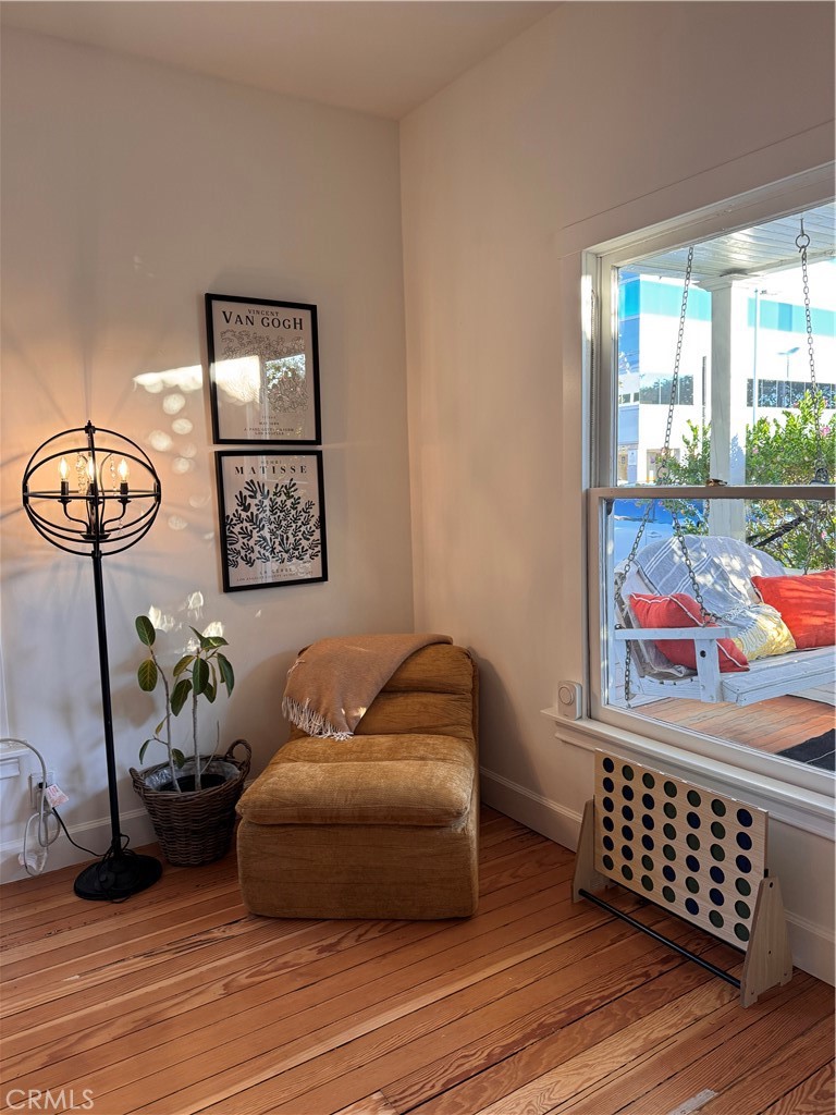 Santa Ana Condo: 323 West 18th Street