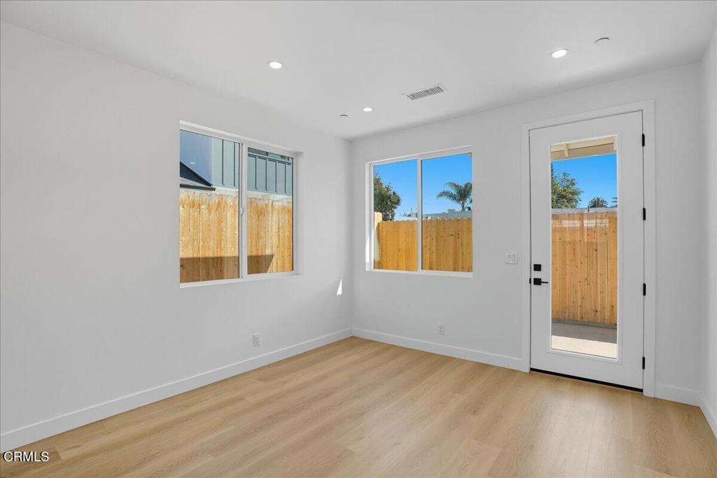 Ventura Condo: 1905 Ocean Avenue