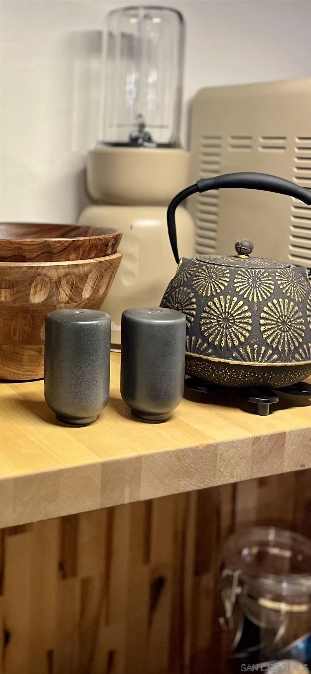 La Jolla Condo: 220 Coast Boulevard