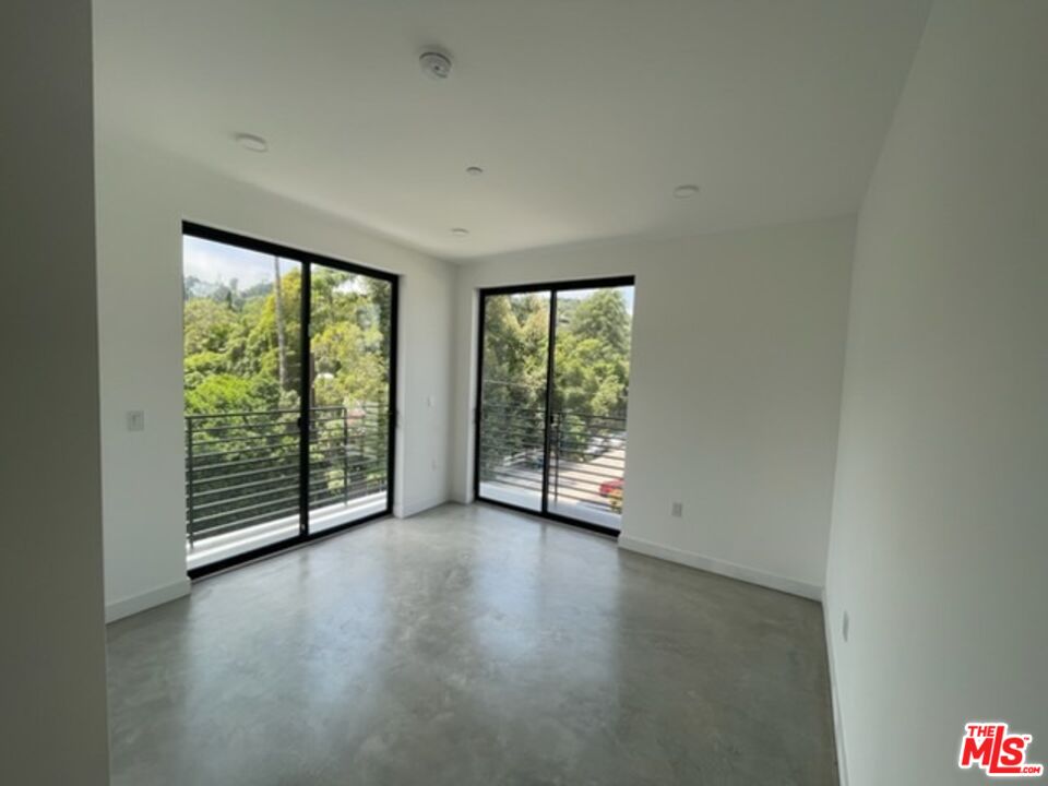 Studio City Condo: 10867 Fruitland Drive