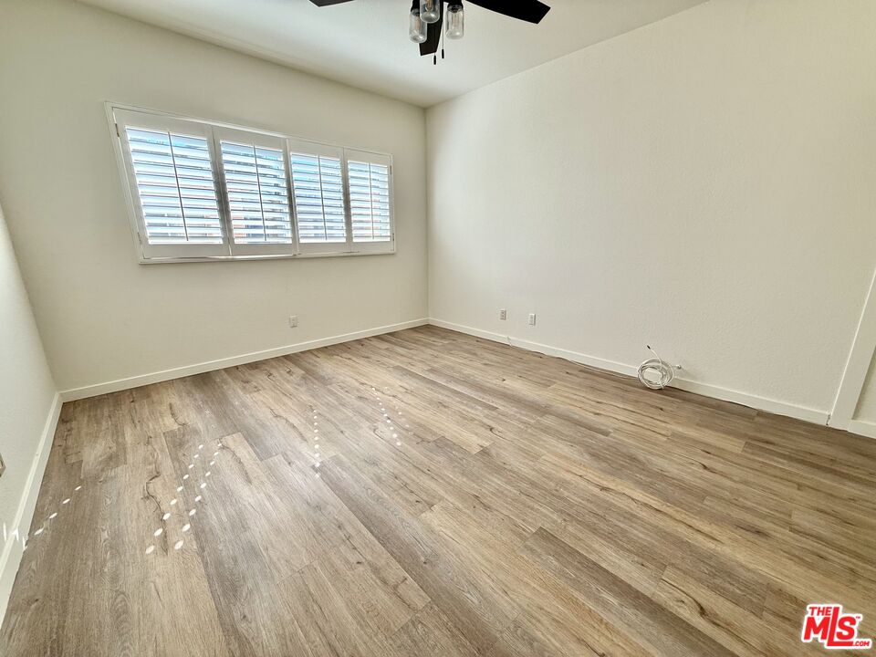 Chatsworth Condo: 10215 Variel Avenue