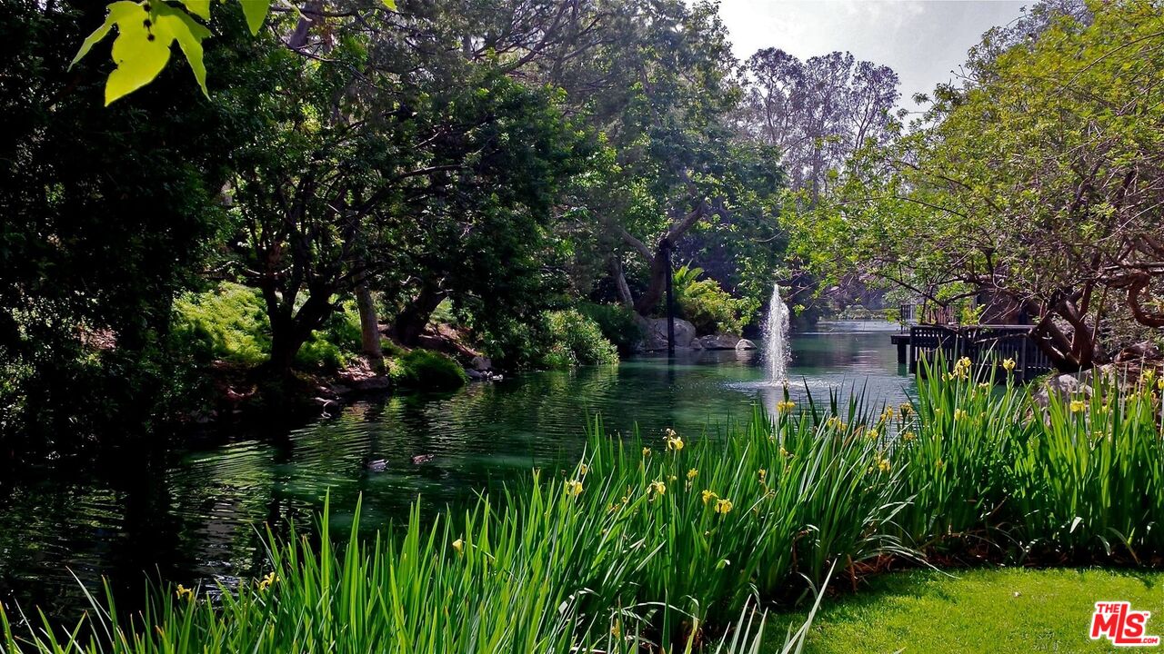 Culver City Condo: 5109 Raintree Circle