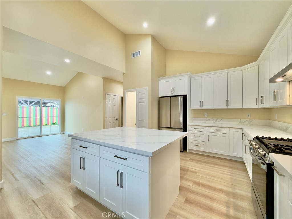 Pacoima Condo: 12539 1/2 Bromwich Street