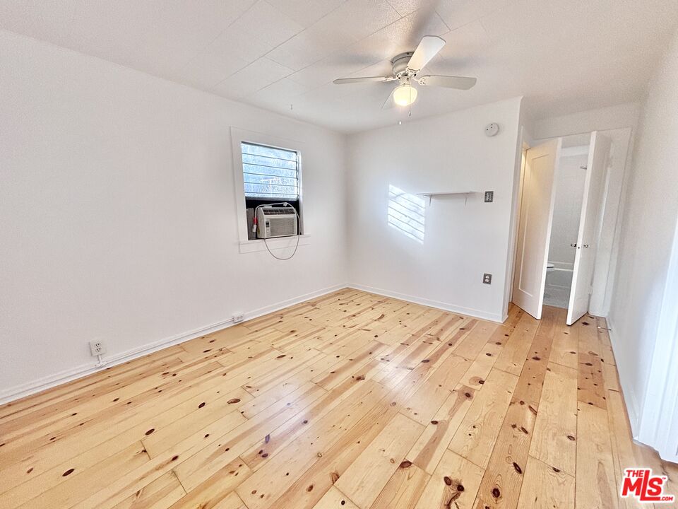 Los Angeles Condo: 2339 1/2 Norwalk Avenue