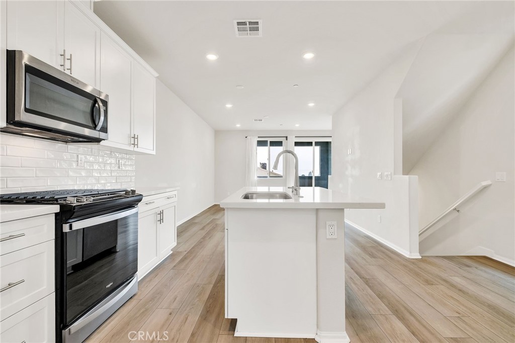 Pomona Condo: 212 Farley Lane