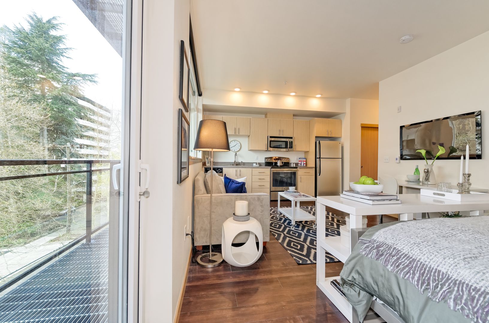 Seattle Apartment: 500 Belmont Ave E