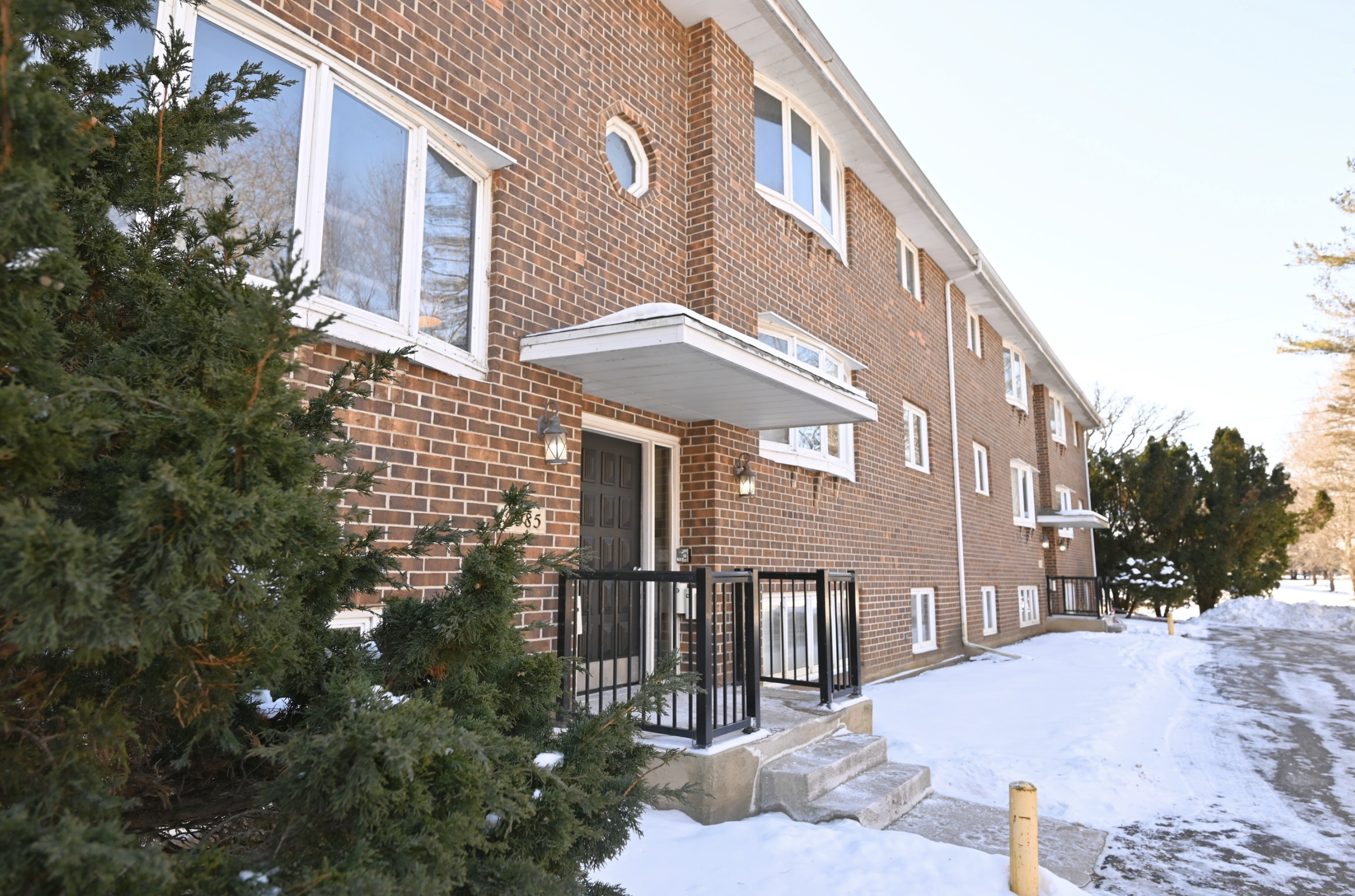 Dubuque Apartment: 2975-2995 Wildwood Drive