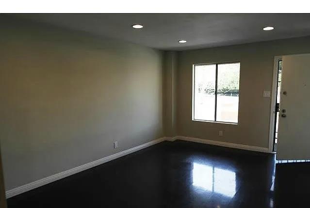 Los Angeles Condo: 5460 Dobbs Street