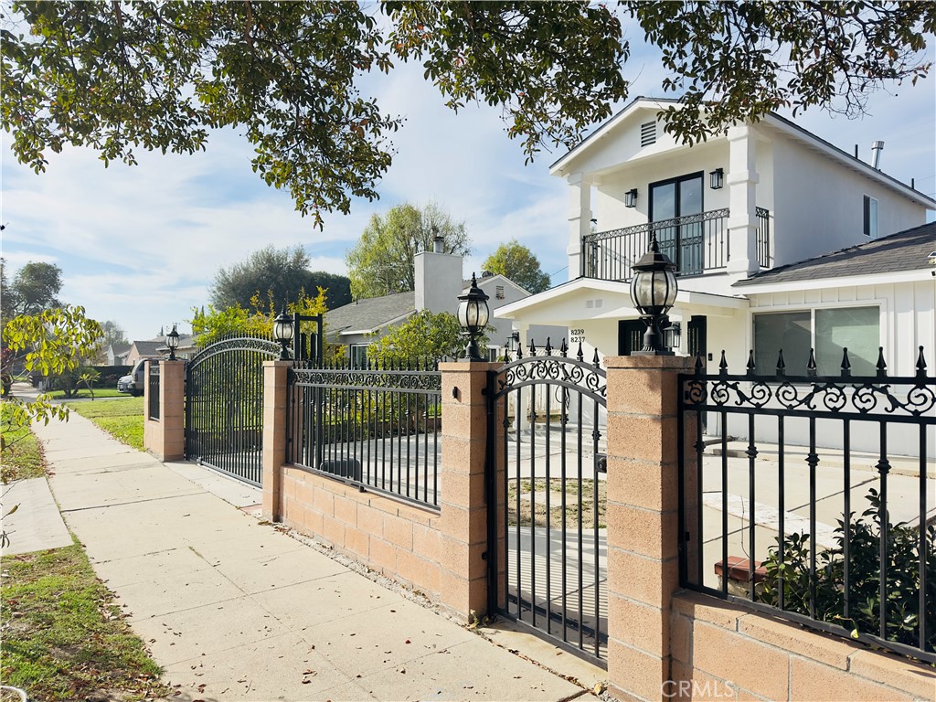 Northridge Condo: 8237 Jellico Avenue