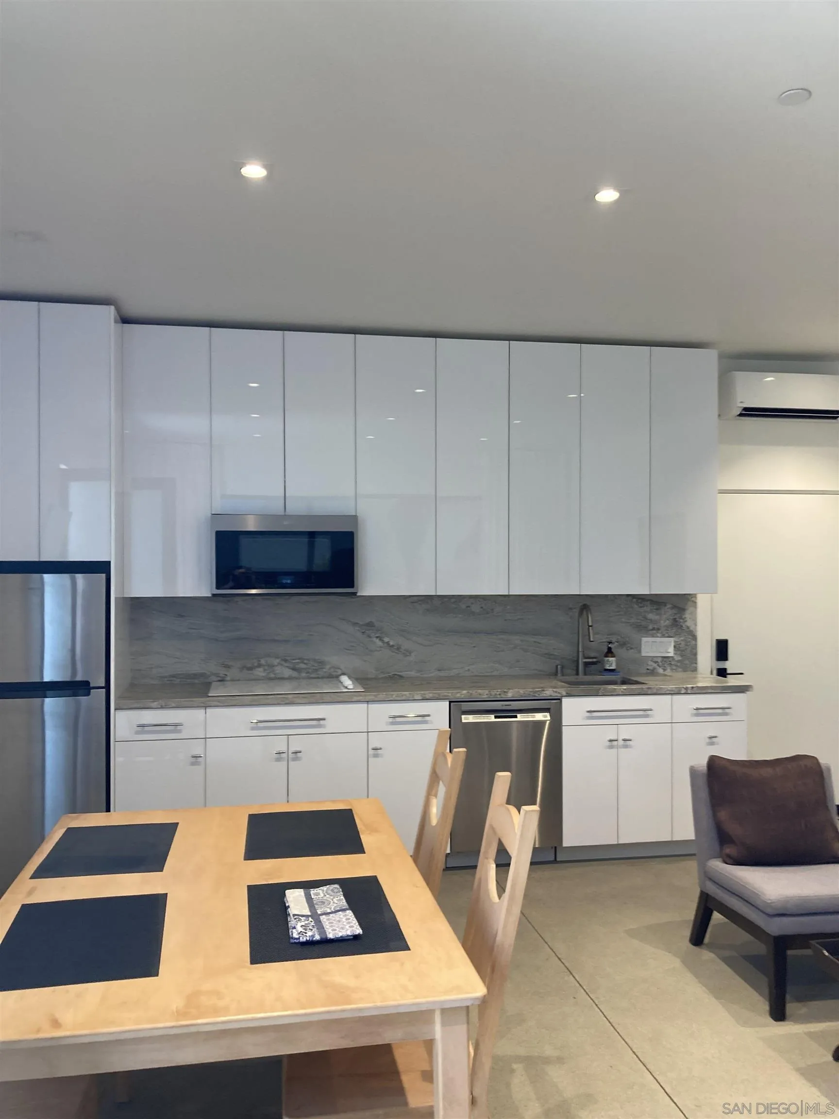 Solana Beach Condo: 339 South Granados Avenue