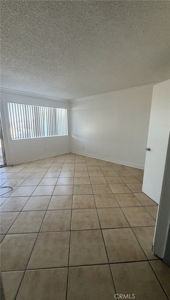 Adelanto Condo: 18142 Poinciana Road