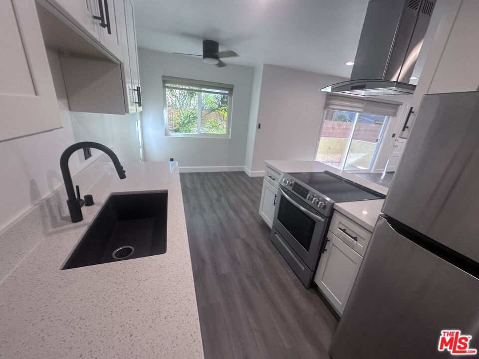 Santa Monica Condo: 2228 20th Street