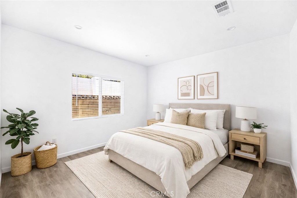 Van Nuys Condo: 7046 White Oak Avenue