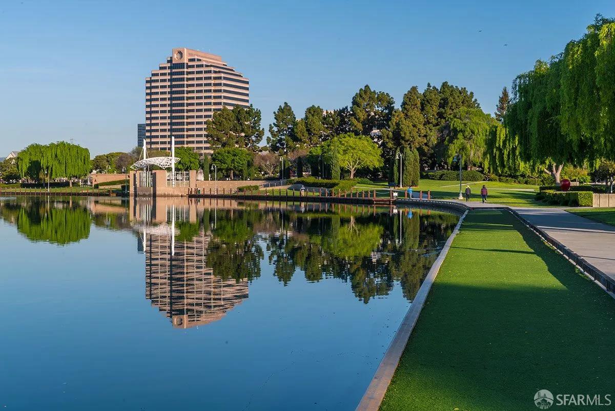 Foster City Condo: 1208 Admiralty Lane